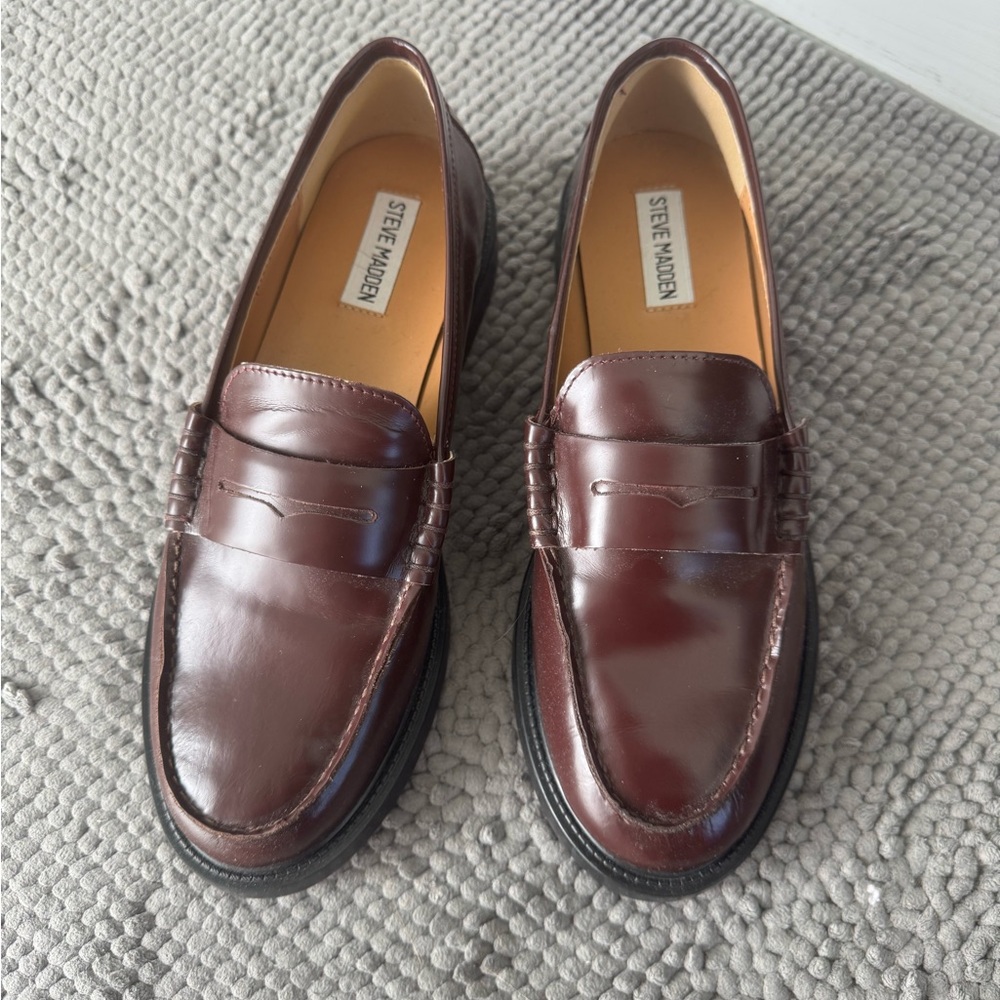 Steve Madden Burgundy Womens Loafers